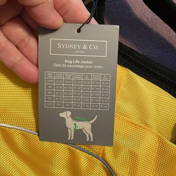 ⭐️Host Pick⭐️ Sydney & Co. London dog life jacket in yellow NWT - Picture 7 of 11